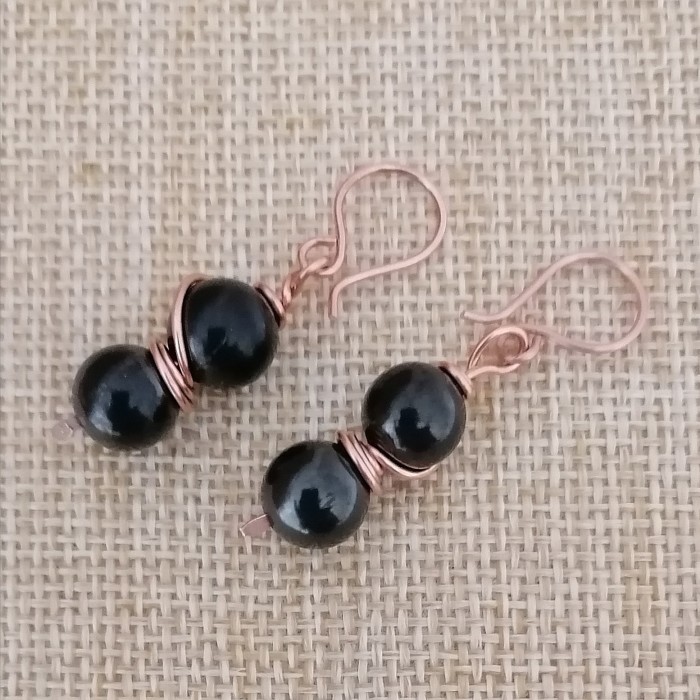 Kolczyki miedziane z kamieniami naturalnymi