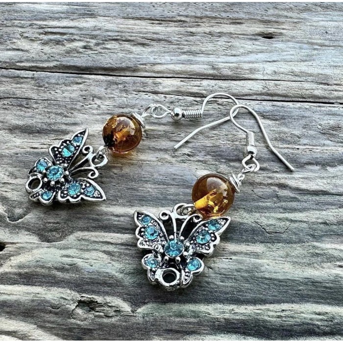 Kolczyki z bursztynem i motylkami